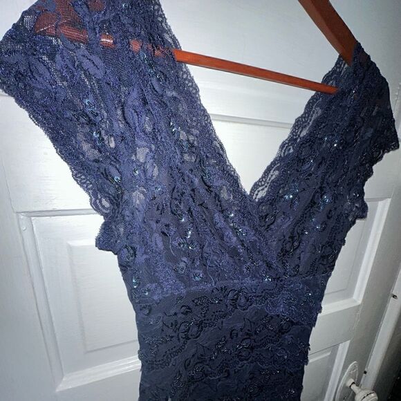 MARINA Dress Blue Sequin Lace V Neck Short Sleeve Bodycon Stretch Size 2 - Picture 6 of 12